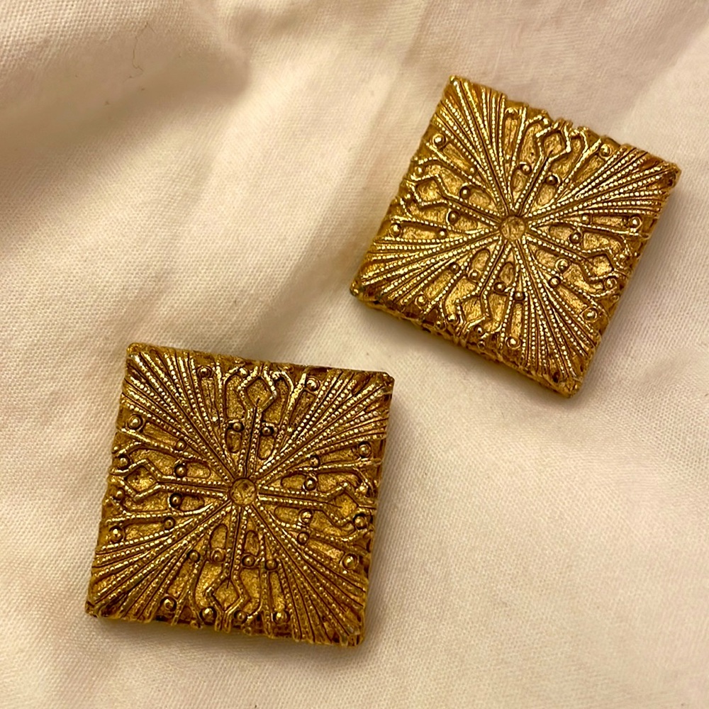 Vintage couture Givenchy Paris New York City 1980’s clip on earrings